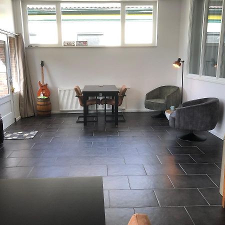 'T Posthuys Bed and Breakfast Leens Exteriör bild