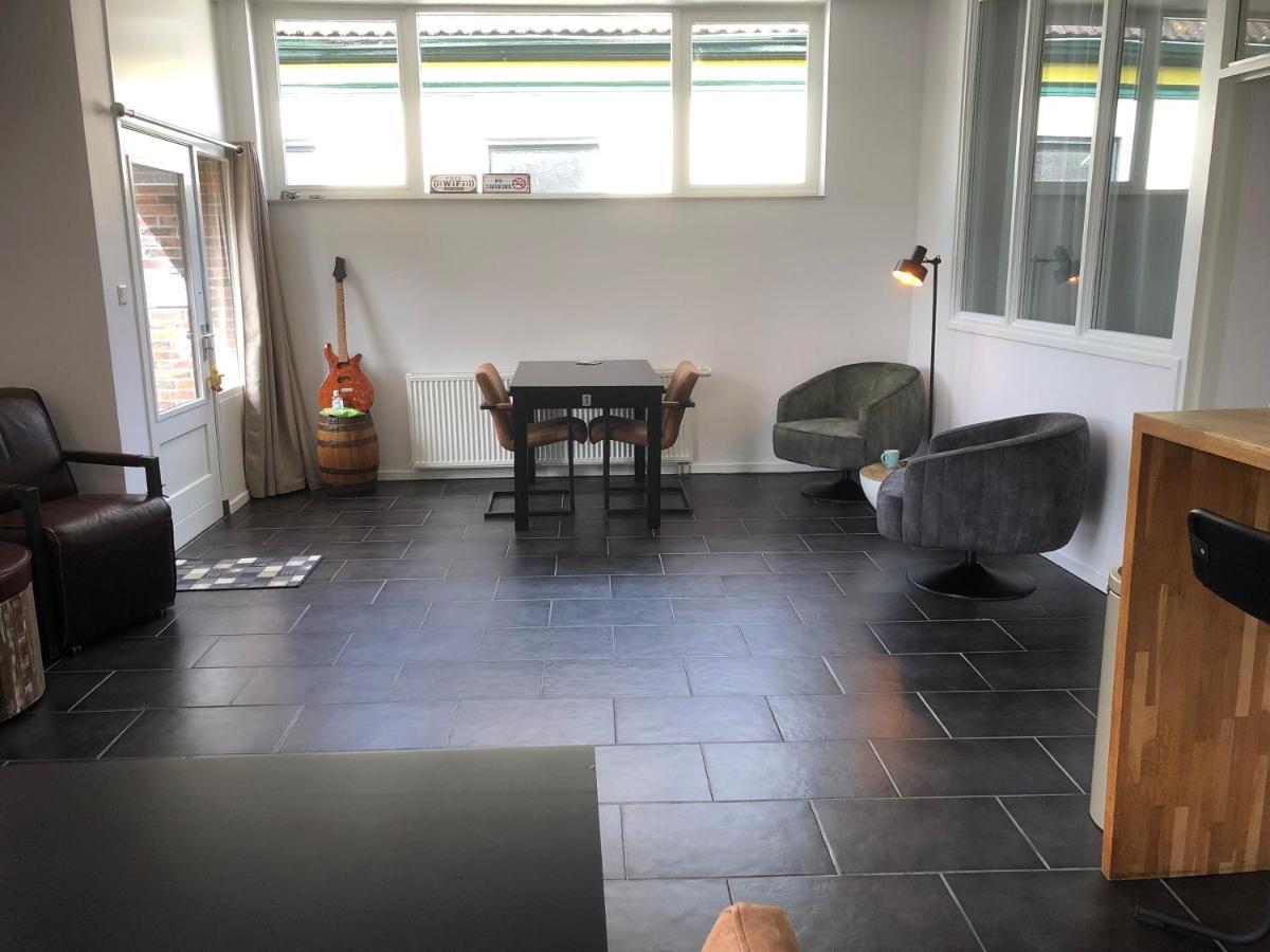 'T Posthuys Bed and Breakfast Leens Exteriör bild