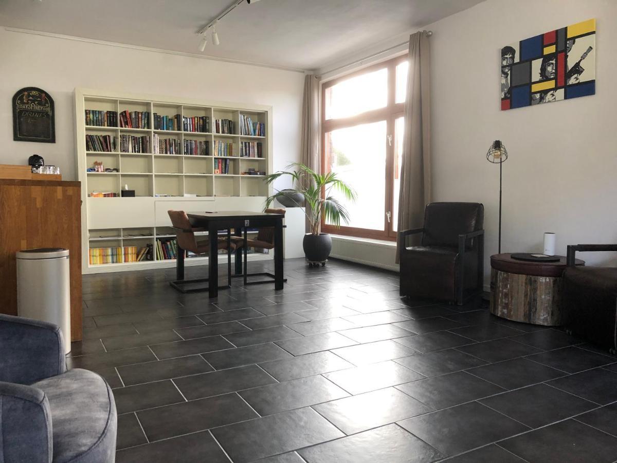 'T Posthuys Bed and Breakfast Leens Exteriör bild